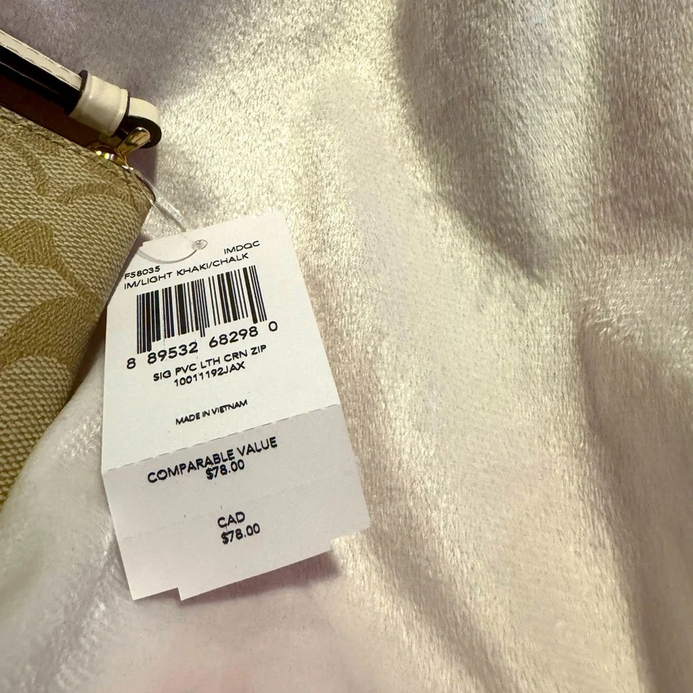 Coach NWT Signature Wristlet in Light Khaki/Chalk - Picture 5 of 6